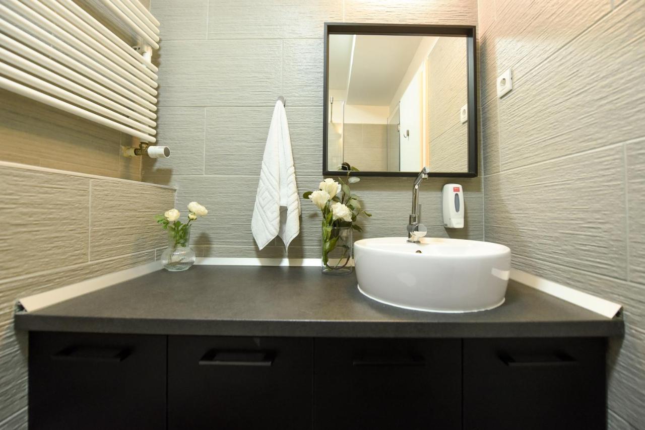 Read All About It - Stylish Central Studio Bukarest Eksteriør billede