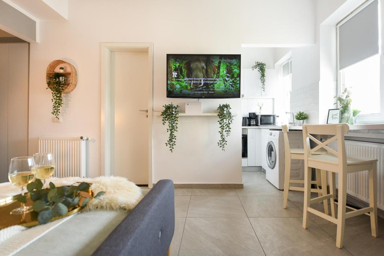Read All About It - Stylish Central Studio Bukarest Eksteriør billede