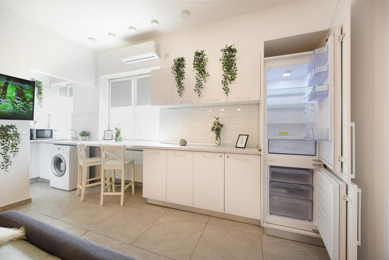 Read All About It - Stylish Central Studio Bukarest Eksteriør billede