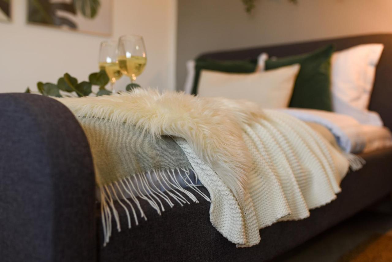Read All About It - Stylish Central Studio Bukarest Eksteriør billede