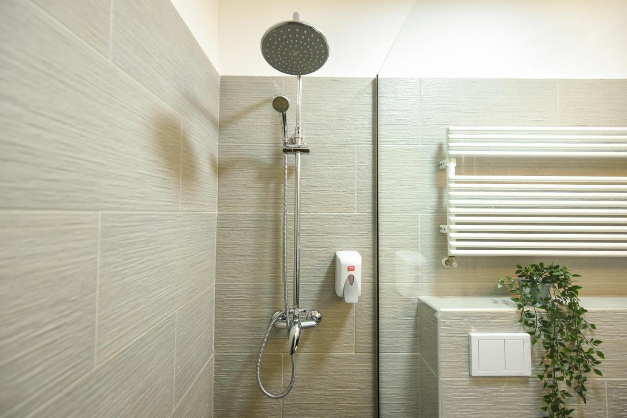 Read All About It - Stylish Central Studio Bukarest Eksteriør billede
