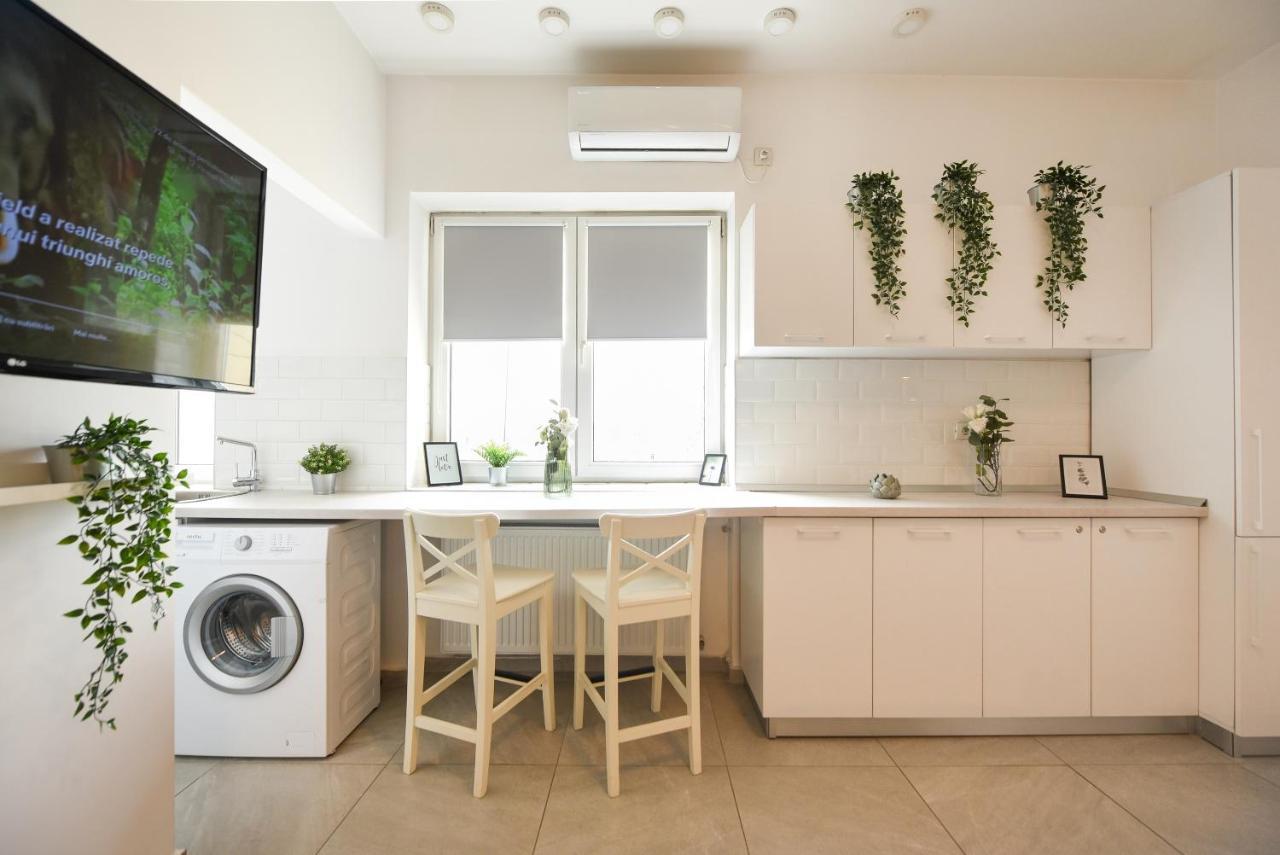 Read All About It - Stylish Central Studio Bukarest Eksteriør billede